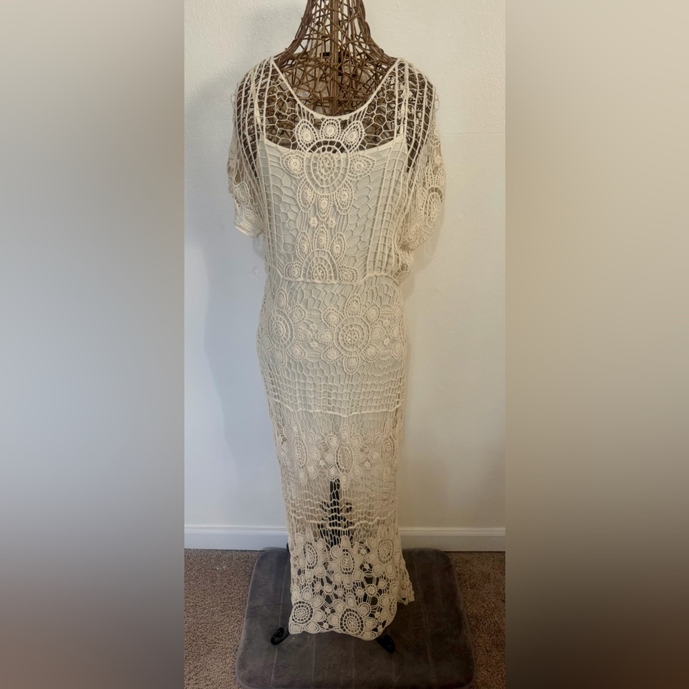 Elegant Cream colored Lace Dress